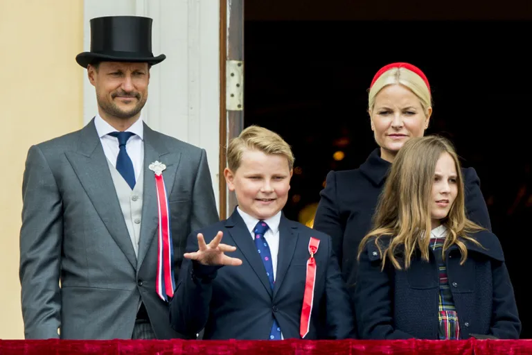 Norra kroonprints Haakon, prints Sverre Magnus, kroonprintsess Mette-Marit ja printsess Ingrid Alexandra
