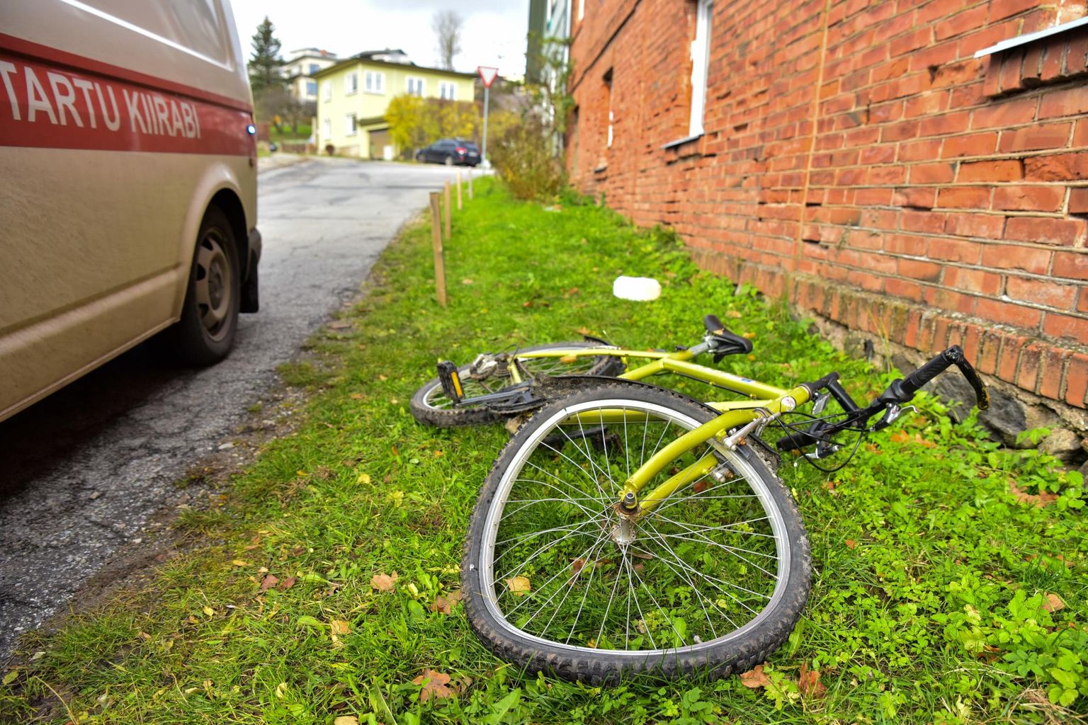 58-aastane naine kaotas jalgratta üle kontrolli ja kukkus. Jalgrattur toimetati Rakvere haiglasse. Foto on illustratiivne.