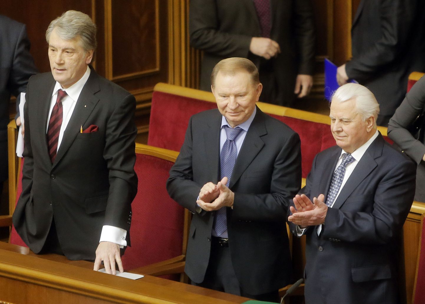 Ukraina endised riigipead (vasakult paremale) Viktor Juštšenko, Leonid Kutšma ja Leonid Kravtšuk.