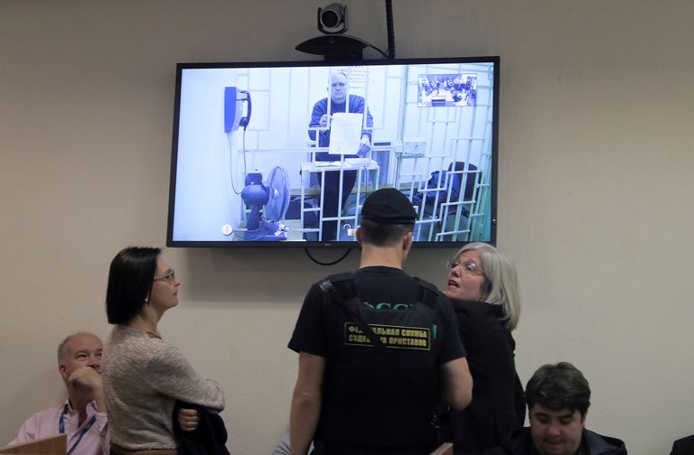Spioneerimises süüdistataval ameeriklasel Paul Whelanil (ekraanil) ei lubatud eilsel Moskva linnakohtus toimunud istungil kohapeal osaleda, mistõttu jälgis ta toimuvat videoühenduse vahendusel Lefortovo vanglast.