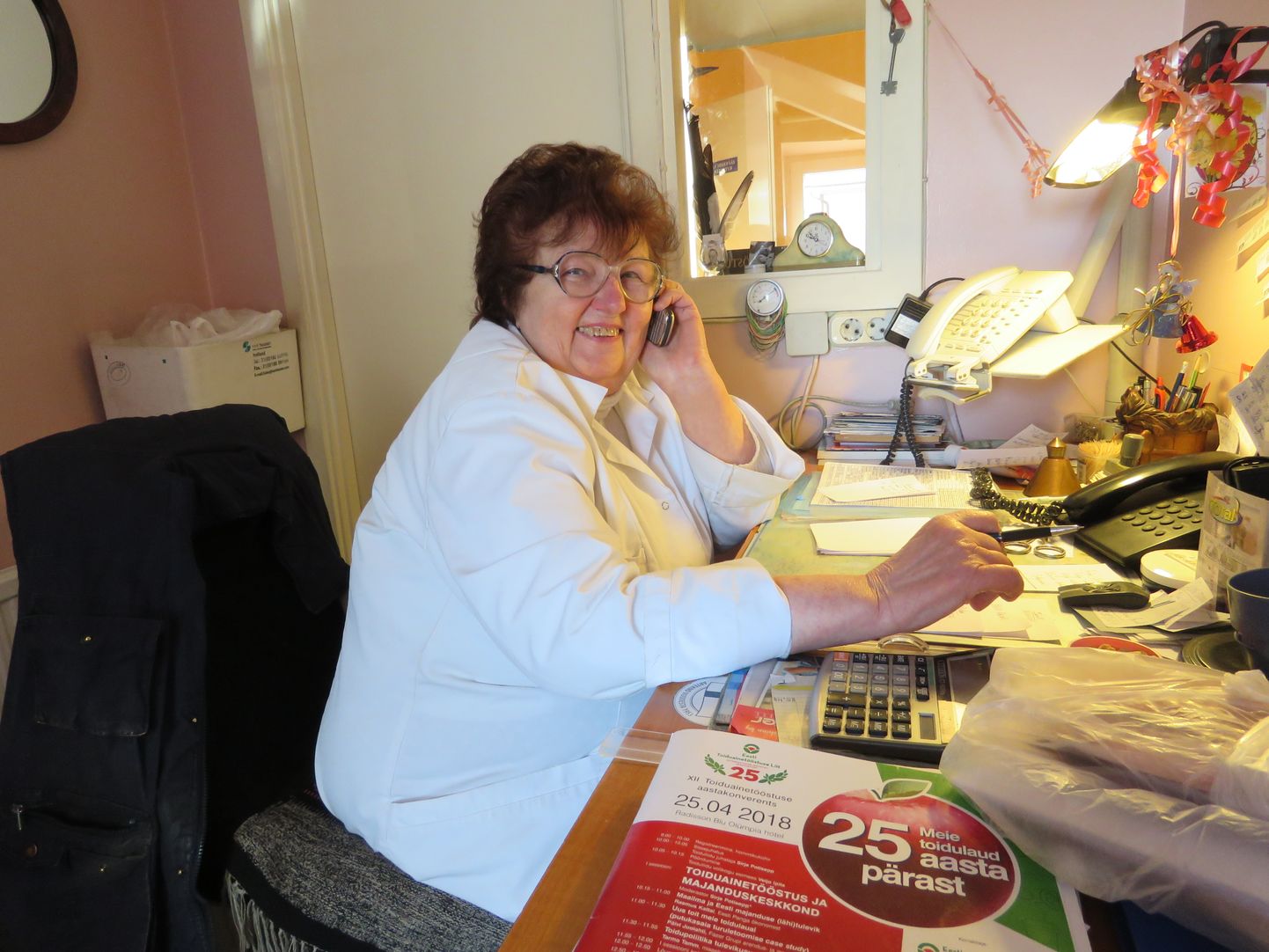 Legendaarne lihatööstur Maie Niit pani enda loodud ettevõttele aluse 28 aastat tagasi. Ta käib praegugi omanikuna abiks tööd tegemas ja võtab oma kabinetis tellimusi vastu. «Mul on vedanud, et sain 55aastaselt pensionile,» ütles ta.