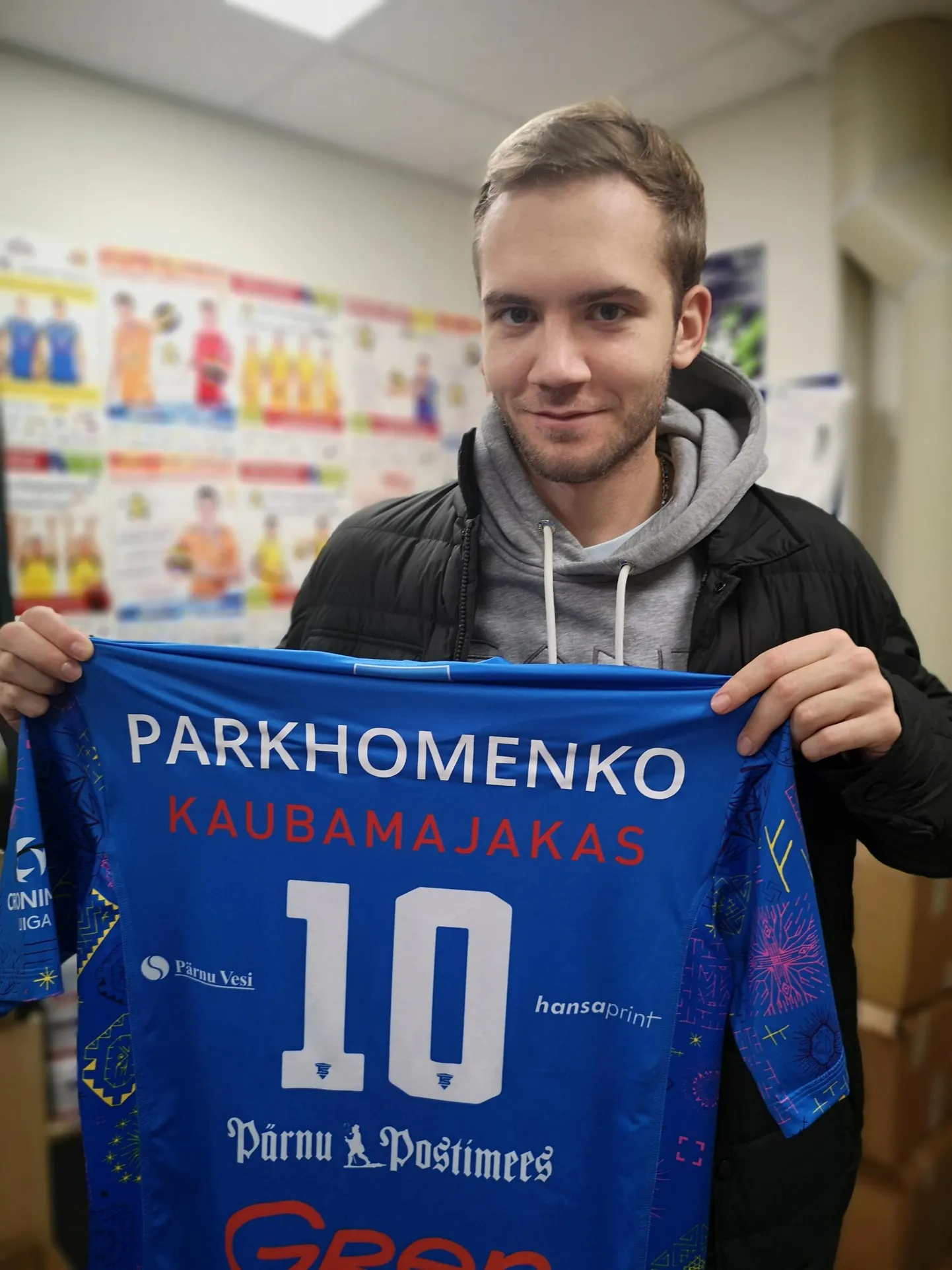 Pärnu võrkpalliklubi esindusmeeskonnaga liitus Ukrainast pärit 26aastane ja 190 sentimeetri pikkune sidemängija Vitalii Parkhomenko.