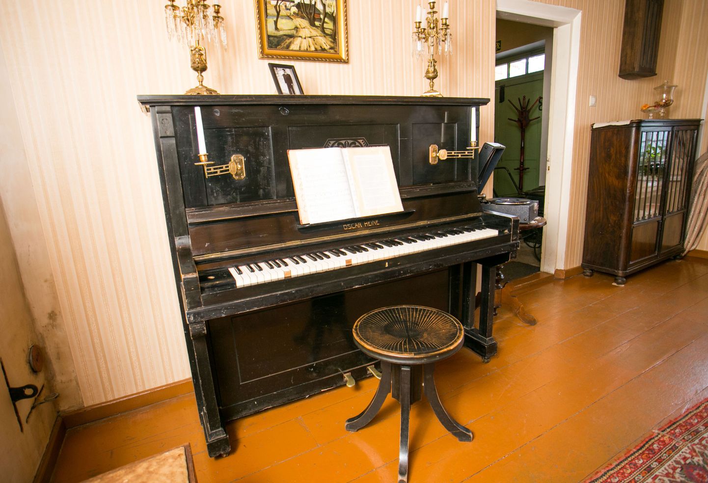 Arvo Pärdi pianiino Rakvere Linnakodaniku Majamuuseumis.