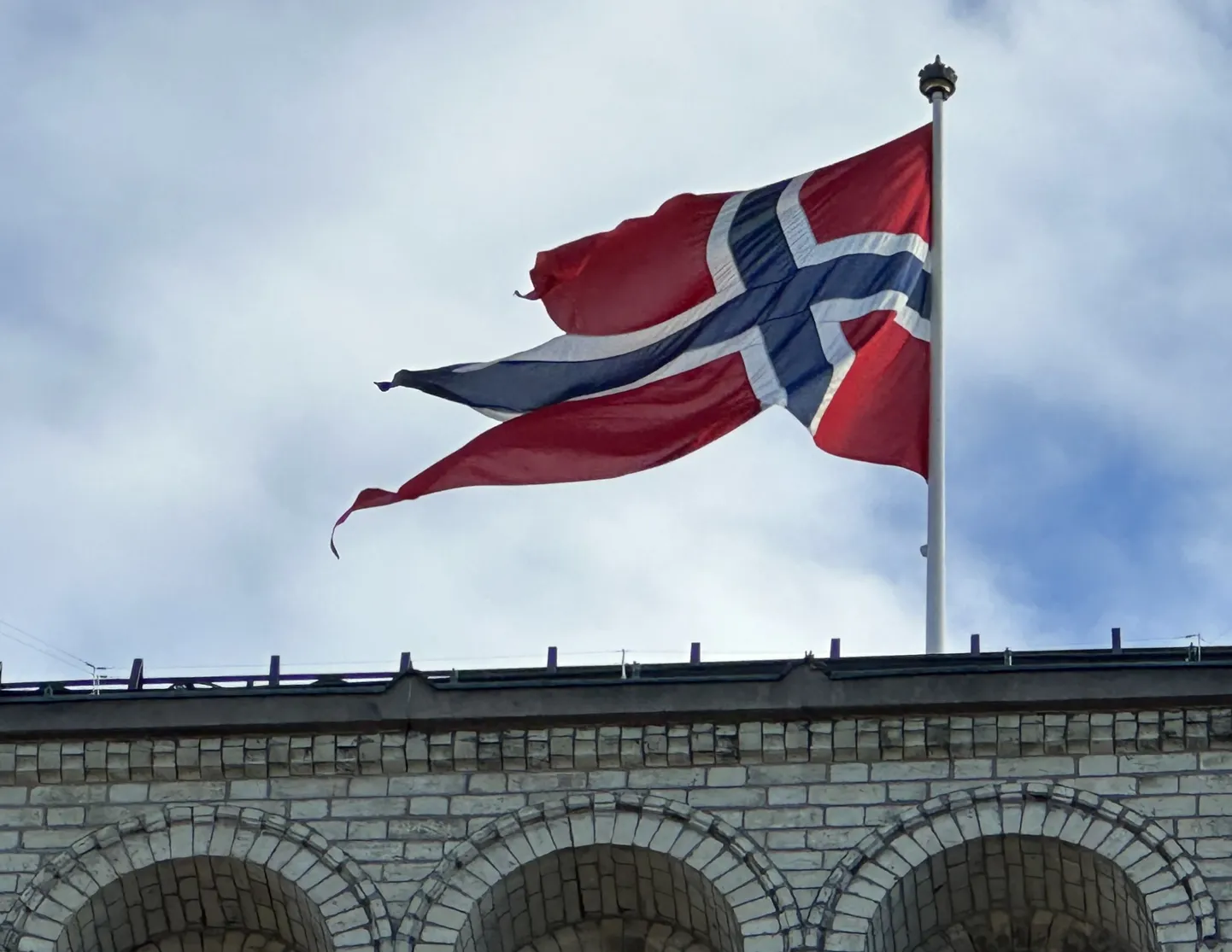 Norra lipp parlamendihoone kohal. 11. oktoober 2024.