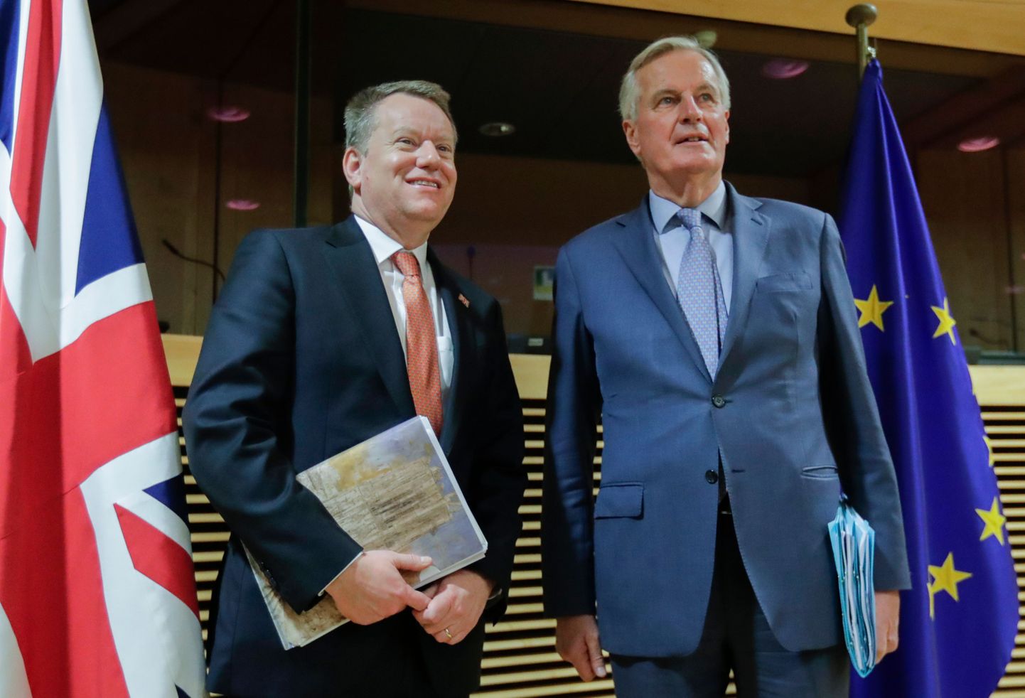 Euroopa Liidu pealäbirääkija Michel Barnier (paremal) ja Briti peaministri Euroopa-asjade nõunik David Frost (vasakul) alustasid maratonkõnelusi eesmärgiga jõuda Brexiti-järgse kaubandusleppeni.