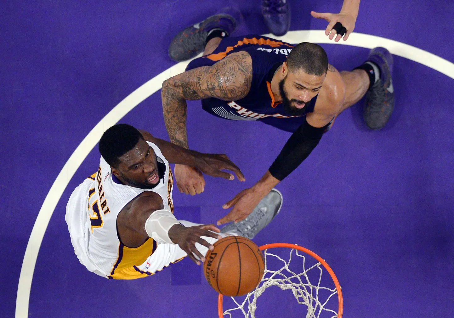 Los Angeles Lakersi ja Phoenix Sunsi kohtumine.