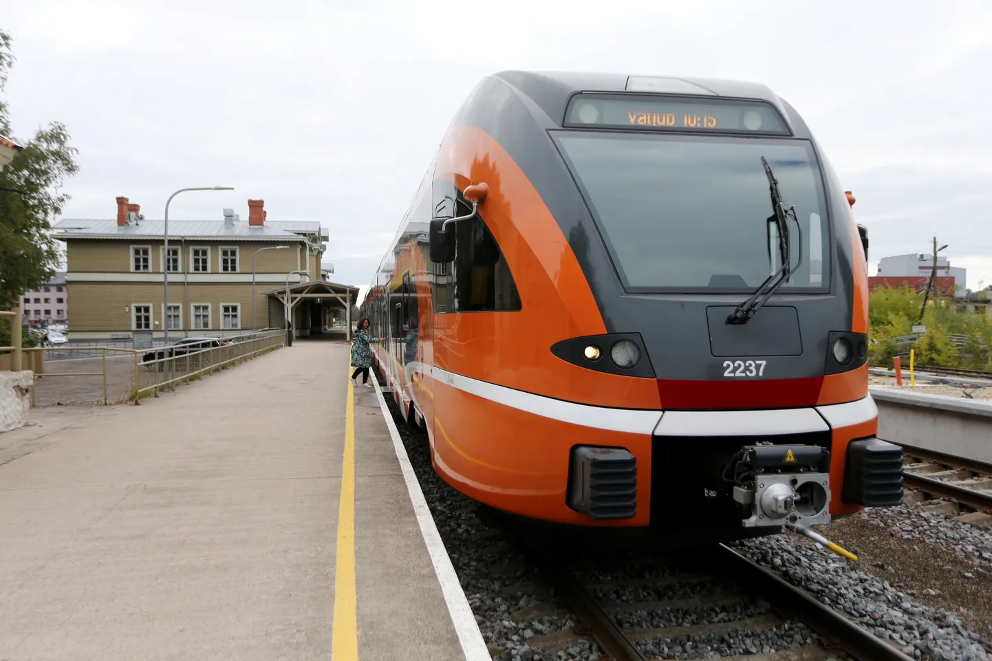 Остается надежда, что оранжевые дизель-поезда Elron начнут курсировать по маршруту Тарту-Рига уже следующим летом.