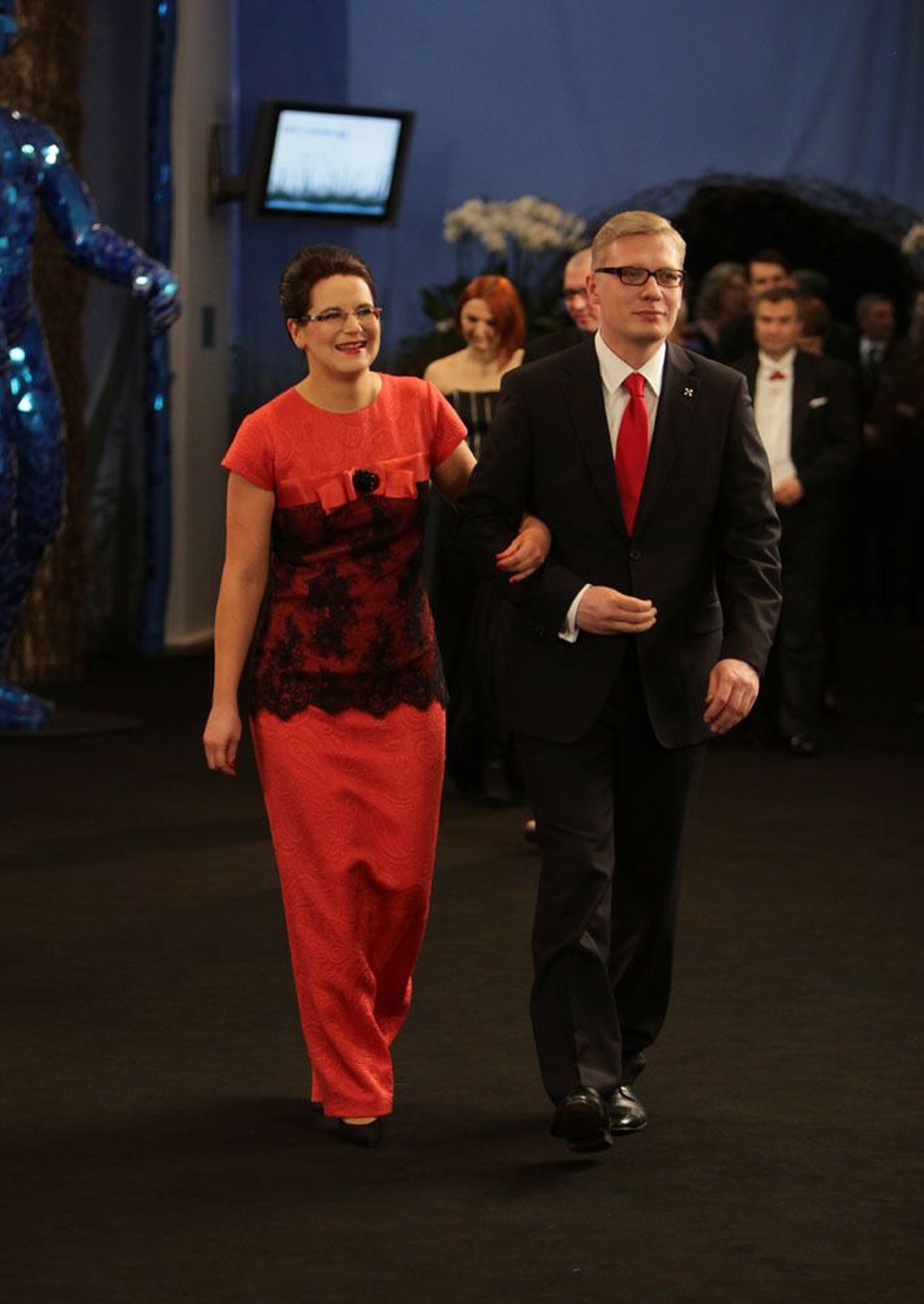Riigikogu liige Liisa-Ly Pakosta saatjaga presidendi vastuvõtul 2012.