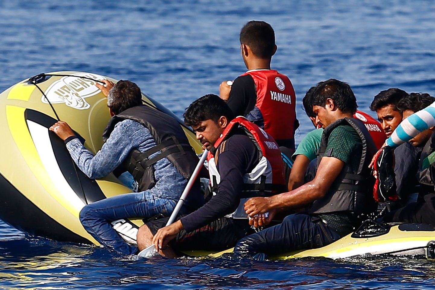 Migrandid paadiga Türgist Kreeka poole sõudmas
