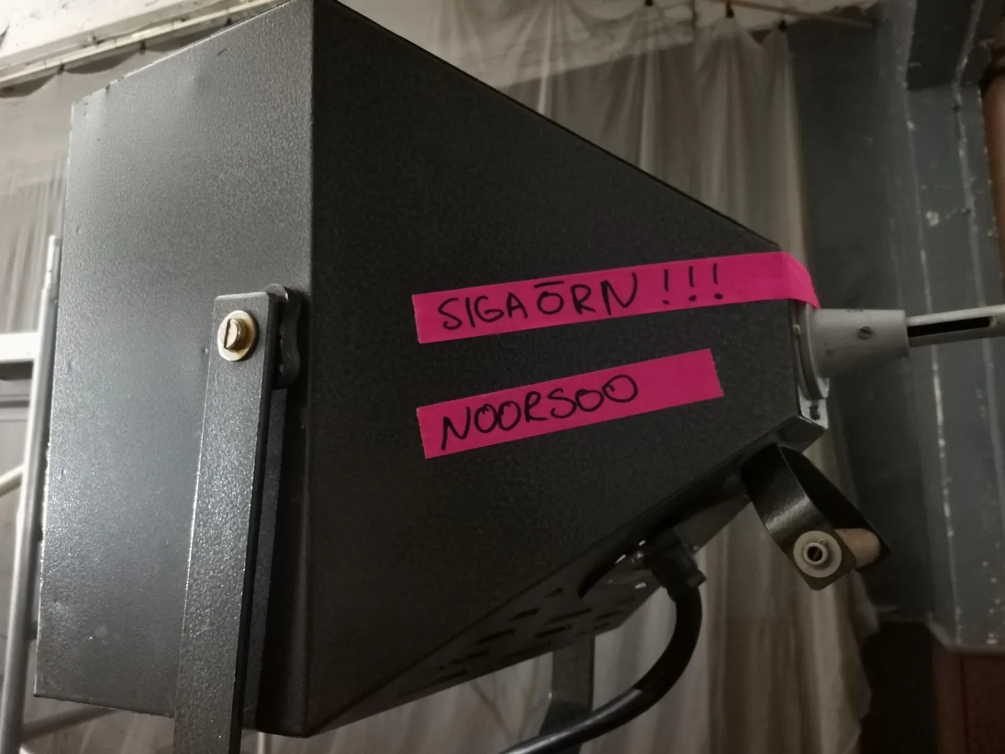 Teade Tapa raudteejaamas.