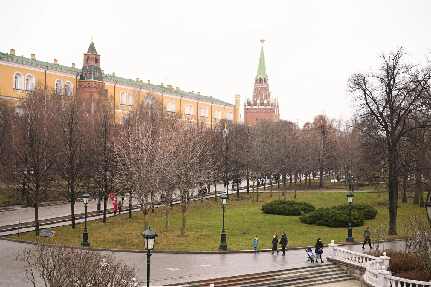 Moskva. Taustal Kremli loss.