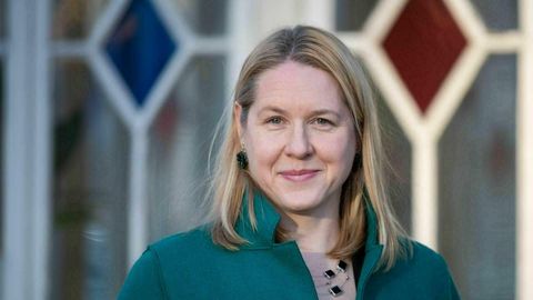 MAARJA VAINO ⟩ Midagi on valesti meie lastega... Muidugi, sest vastu vaatab koll, kellel on rahamaitse suus