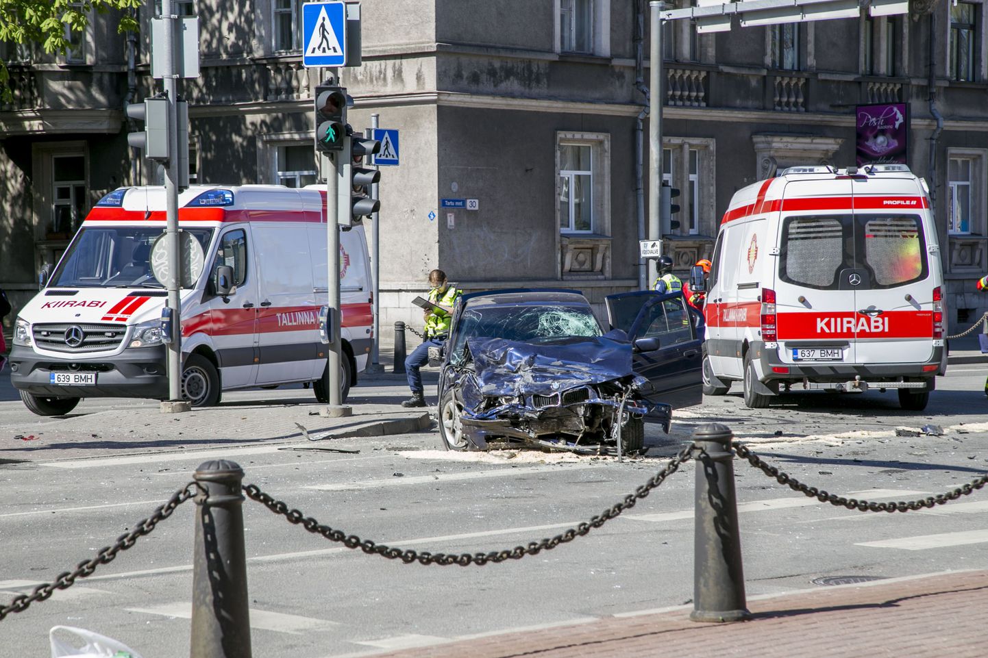 16. mail 2015 sai Tallinna kesklinnas Tartu maanteel raskes avariis viga 13 inimest, neist neli raskelt.