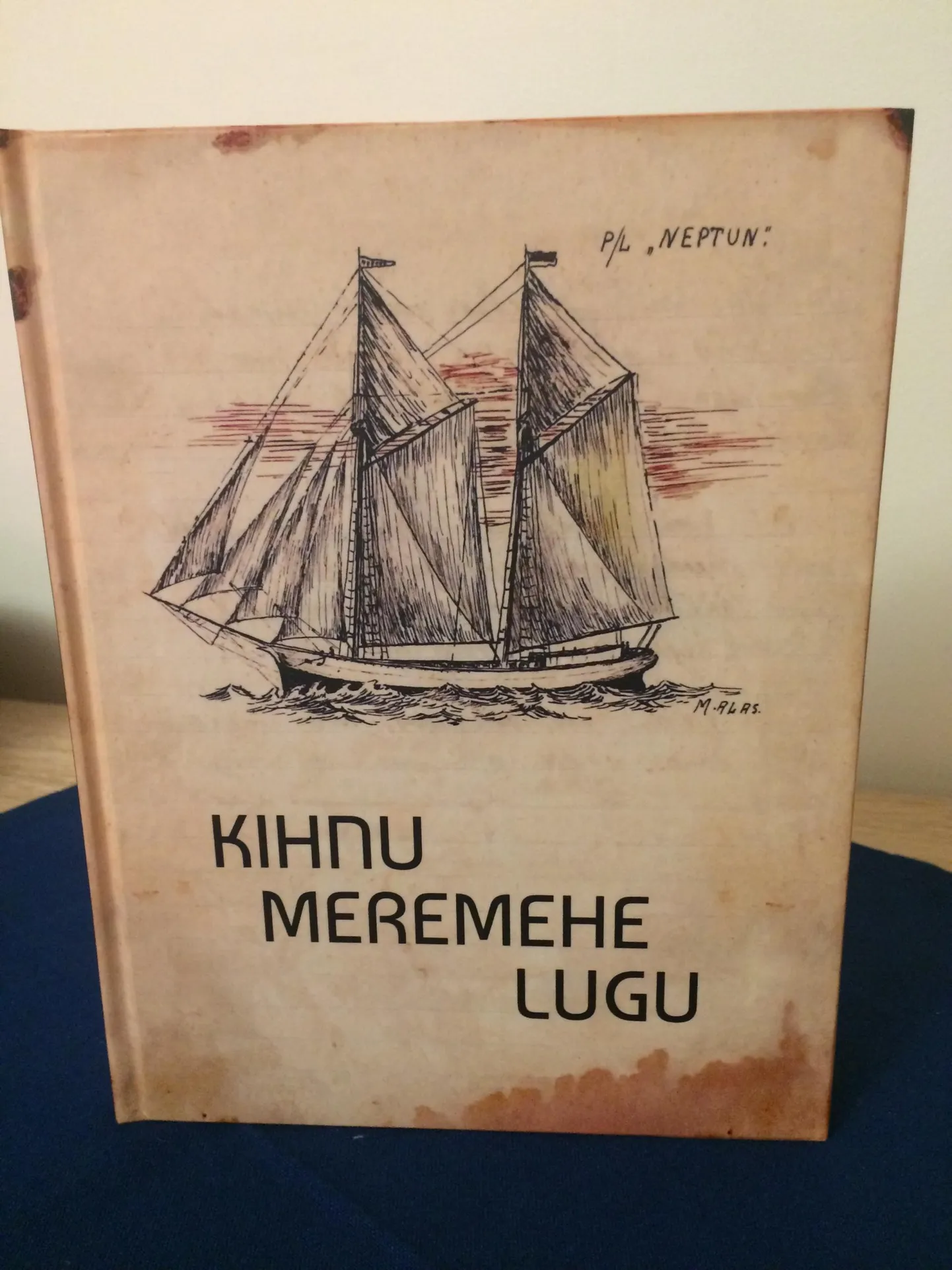 Kihnu mere selts koondas meremeeste lood raamatusse.