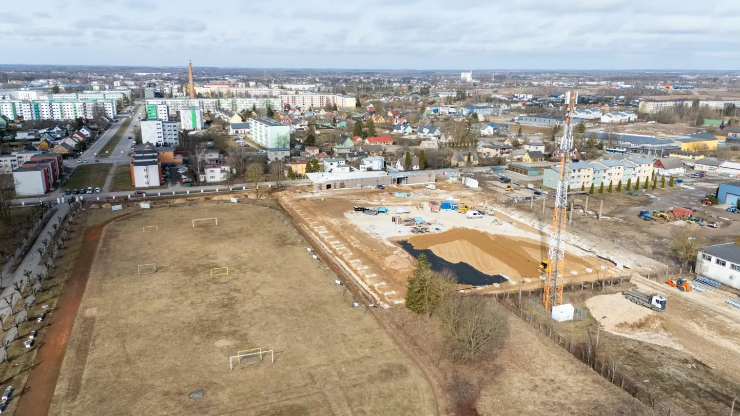 Rakveres on 2025. aastal üks suuremaid investeeringuid jalgpallihalli ehitus.