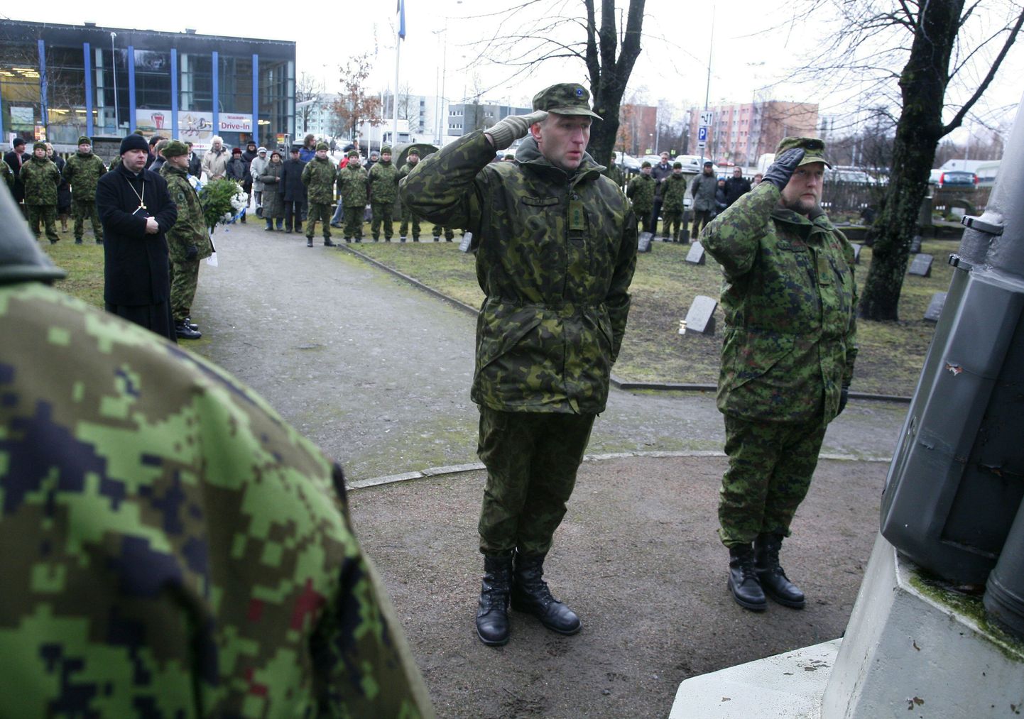 Pärnu Alevi kalmistul tähistati Vabadussõja ausamba juures Vabadussõja relvarahu 92. aastapäeva.