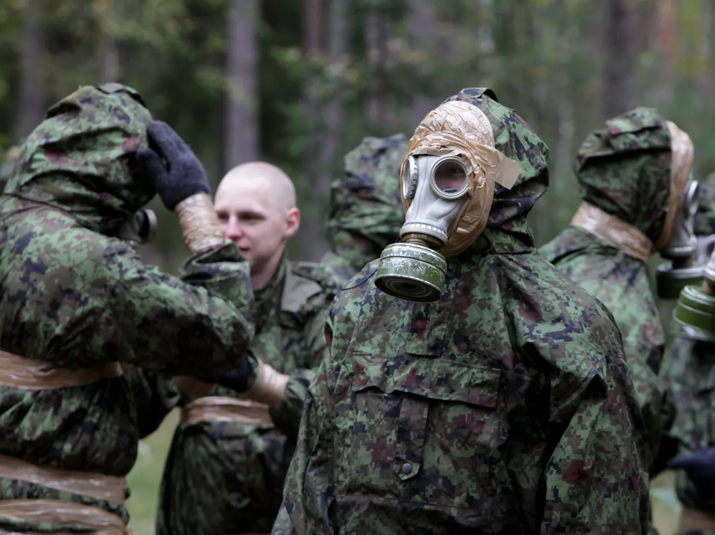 Kuperjanovi jalaväepataljoni ajateenijad massihävitusrelvade õppusel.