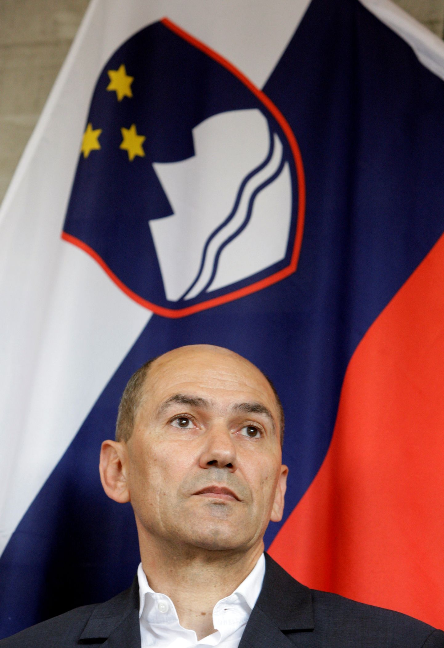 Sloveenia valimised võitnud Sloveenia Demokraatlik Partei (SDS) juht Janez Janša on kimpus võimuliidu moodustamisega.
