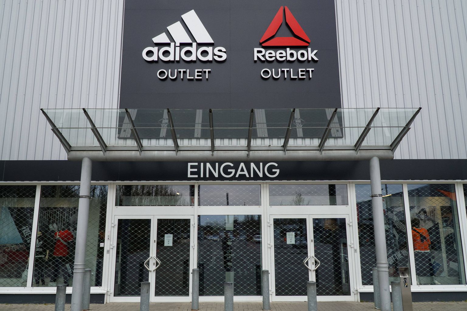 Adidase ja Reeboki kaupade sooduspood Saksamaal Bremenis.