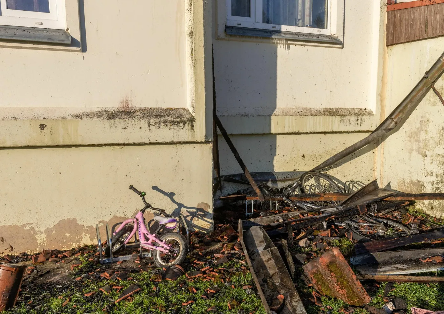 Suures põlengus kaotasid paljud pered suure osa oma varast ning kaaslinlased on tõtanud appi, et pakkuda eluruume, rõivaid, mööblit ja ka toitu.