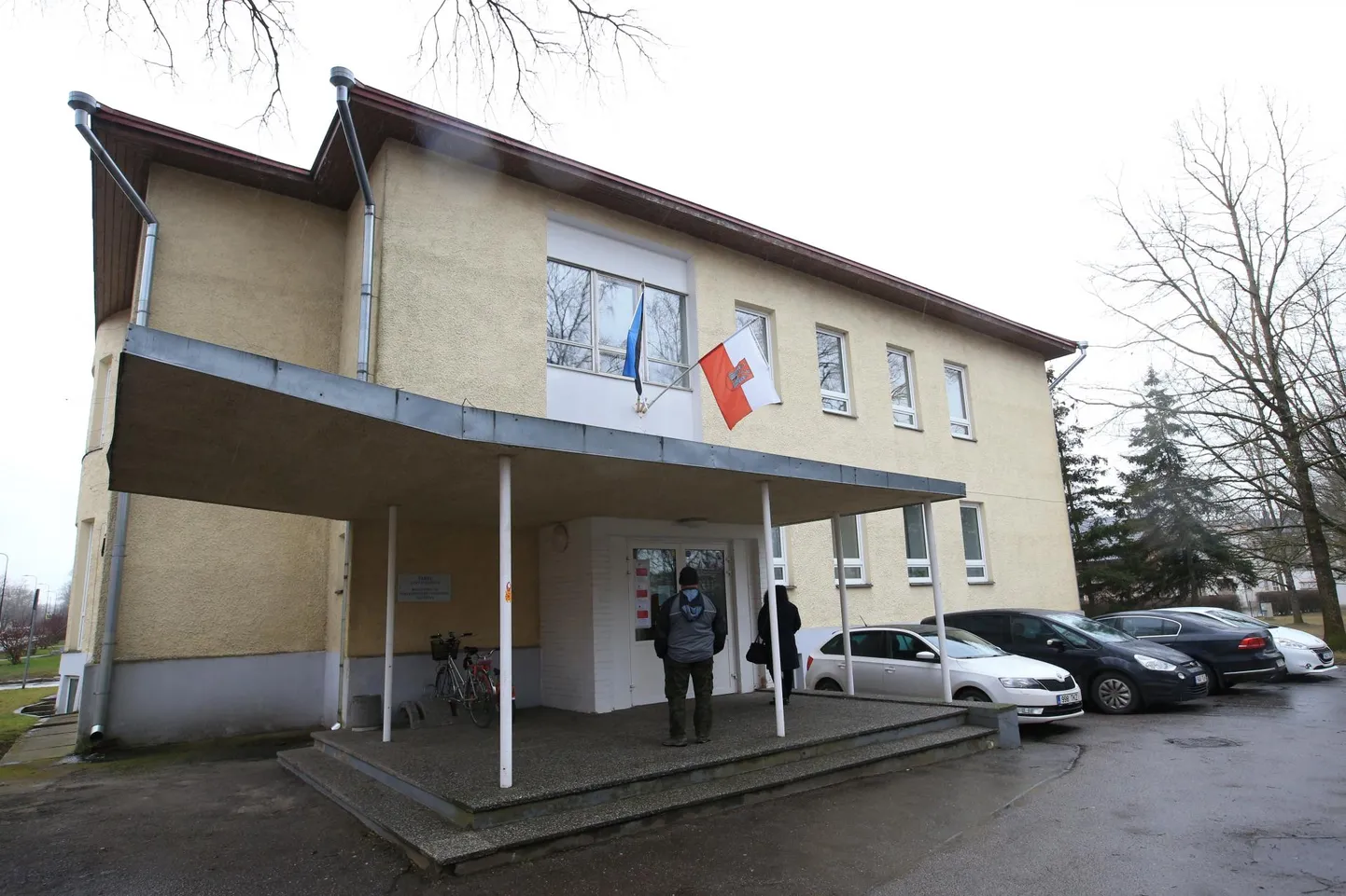 Tiigi tänaval rahvastikutoimingute osakonnas saab enne pühi asju ajada homme kella 12ni.