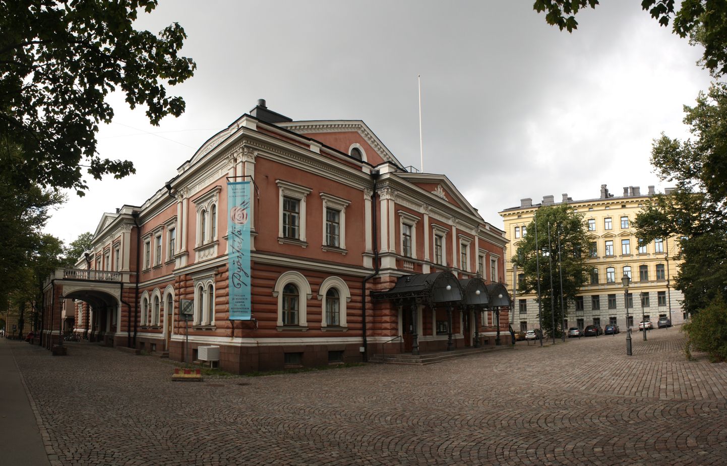 Александровский театр в Хельсинки.