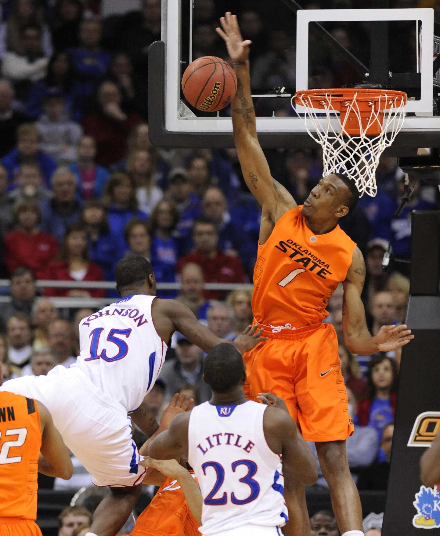 Jarred Shaw (oranžis) aastaid tagasi ülikooliliigas NCAA.