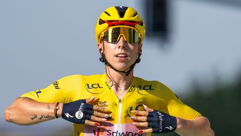 Naiste Tour de France'il hakatakse pettuse kartuses kontrollima võistlejate rinnahoidjaid