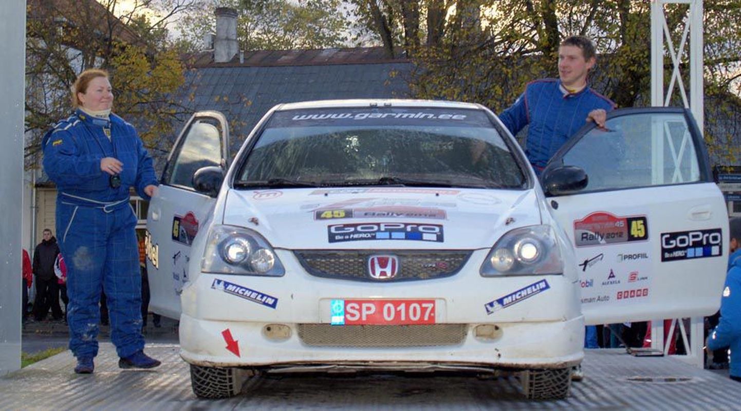 Teele Sepp ja Kristo Subi käisid Saaremaa autoralli poodiumil N3 rühma võitjatena, lõppenud hooajal olid nad Eesti meistrivõistluste kokkuvõttes oma klassis teised.