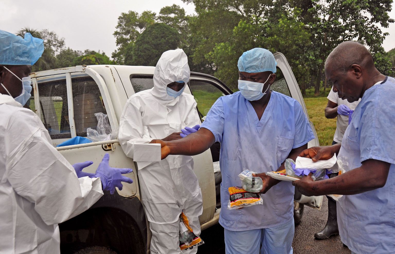 Ebola haigetega tegelevad Libeeria arstid