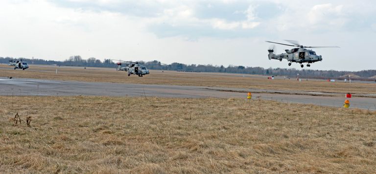 Eelmisel esmaspäeval saabusid Eestisse neli Ühendkuningriigi mitmeotstarbelist helikopterit Lynx Wildcat AH1