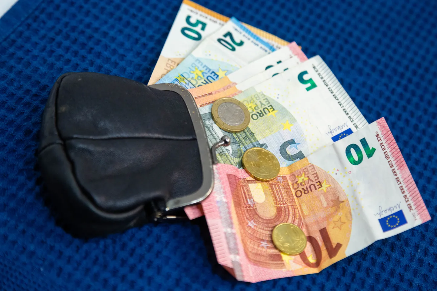 Esimese ja teise lapse toetus ning üksikvanema lapse toetus on nüüd 80 eurot. Lapsetoetus alates kolmandast lapsest on endiselt 100 eurot.