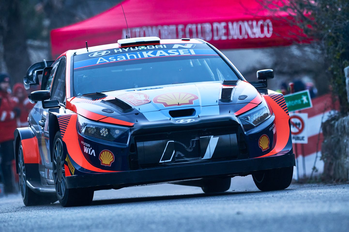 Hyundai i20 Rally1-auto 2023. aastal Monte Carlo rallil.