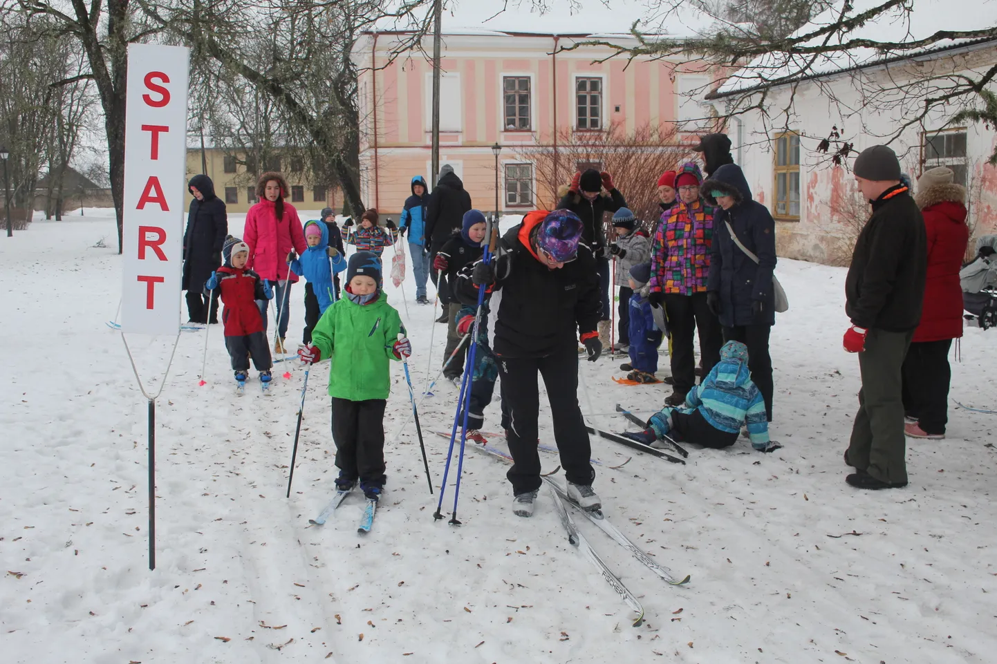Mudilased saavad Roosna-Allikul taas suusaringe mõõta.
