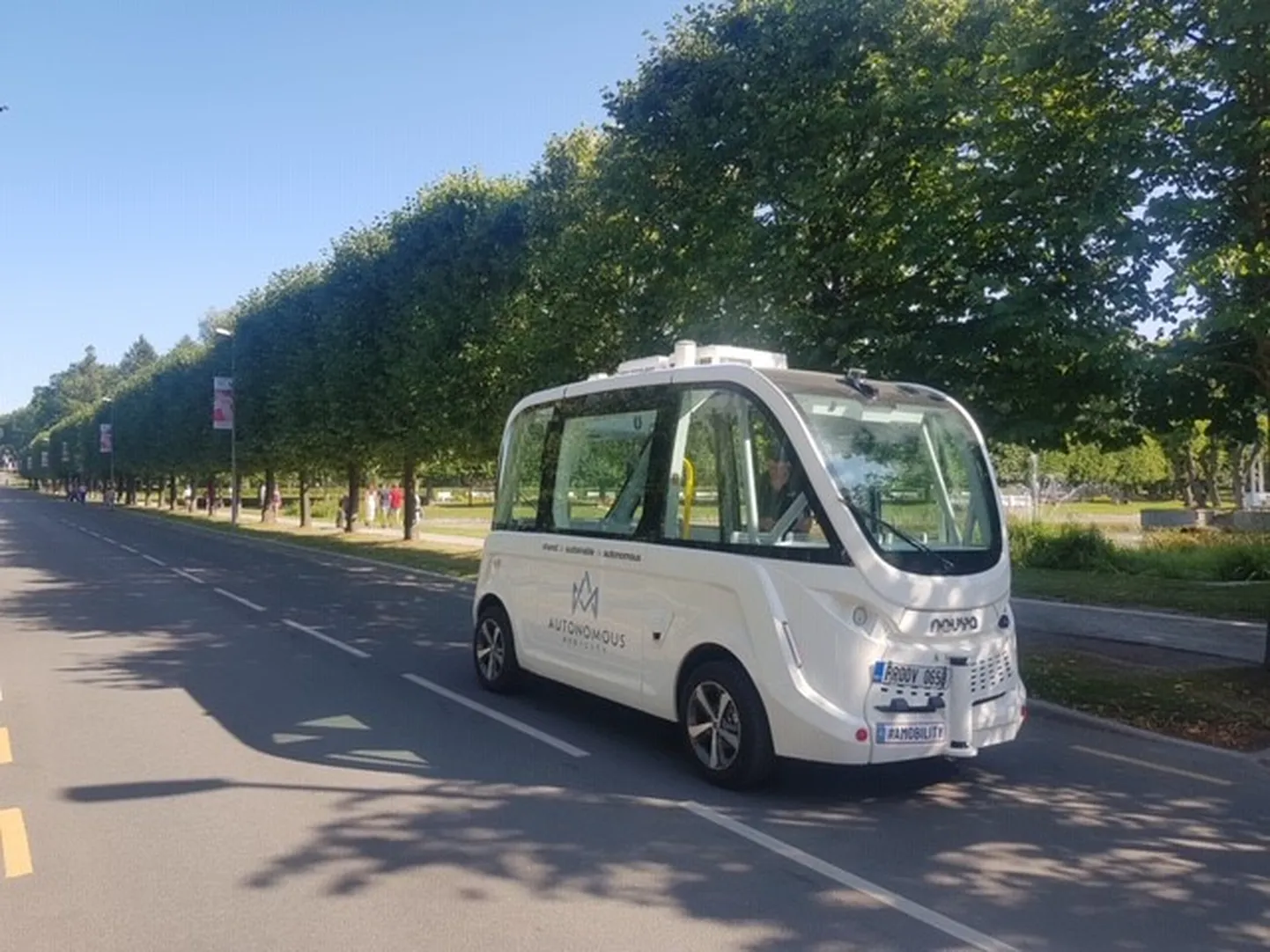 Isejuhtiv buss