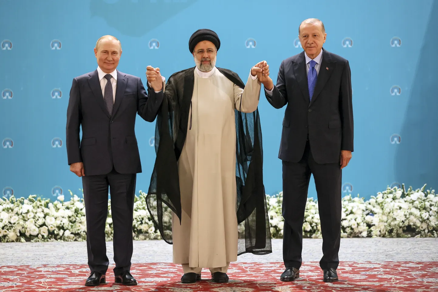 Vene president Vladimir Putin (vasakul) Iraani president Ebrahim Raisi (keskel) ja Türgi president Recep Tayyip Erdogan 19. juulil 2022.