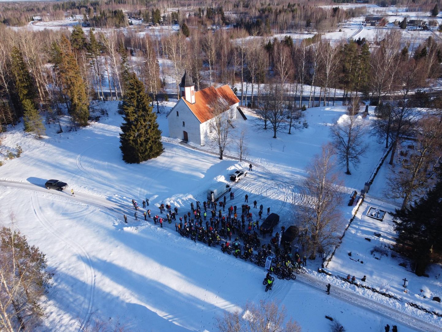 Taliharja Vanakurja võistlusele anti start Taagepera kiriku juurest. Põhidistantsi võistlejatele kulgeb retk läbi Mulgimaa Holstre-Polli vabaajakeskuseni.