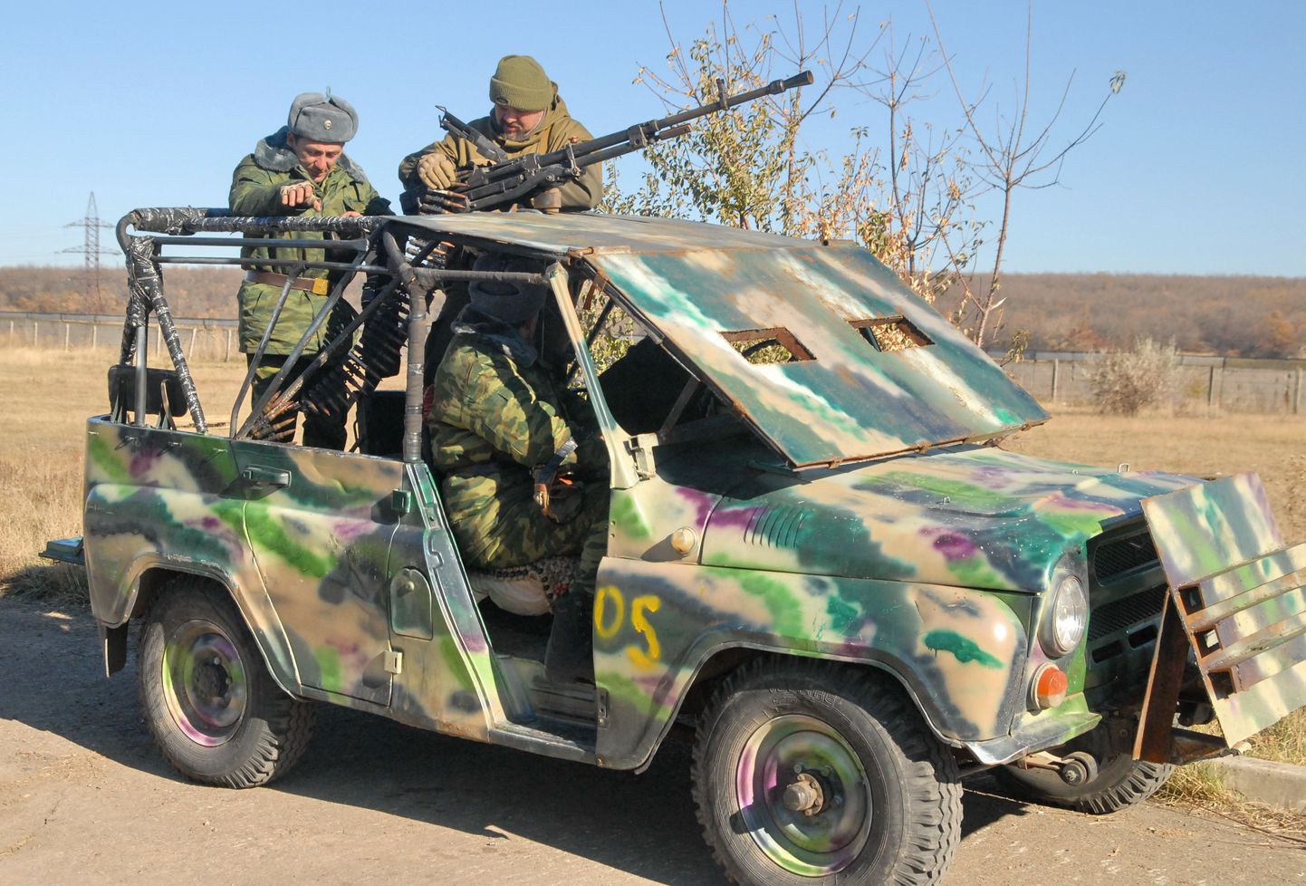 Niinimetatud Luganski rahvavabariigi separatistid on lähenenud oma sõiduki võõpamisel maskeerimisvärvidele üsna loominguliselt.