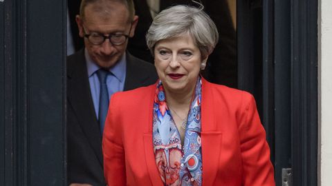 Королева разрешила: Тереза Мэй останется премьер-министром Британии