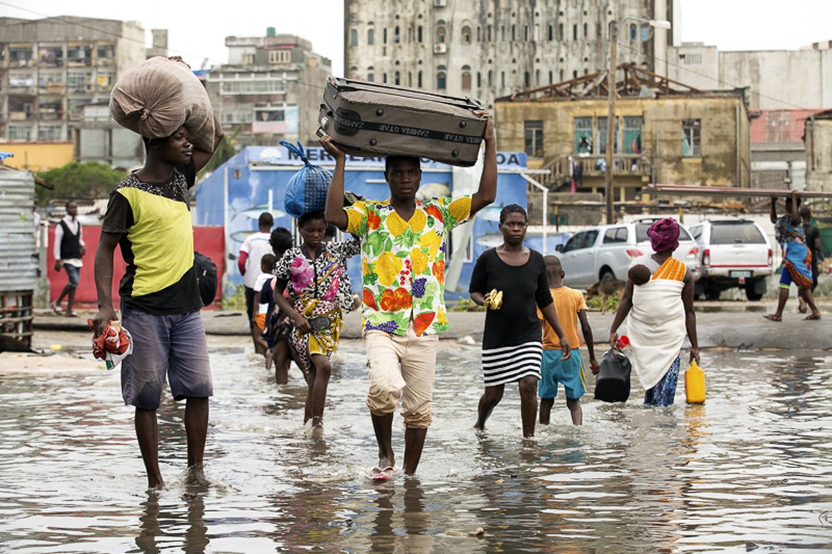 Beira elanikud pärast tsüklonit.