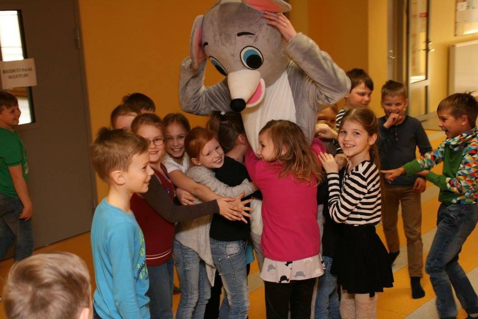 Eesti 4H maskott hiir Hubert oli Paikuse koolis.