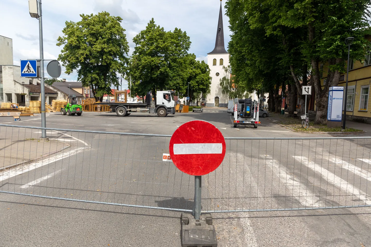 Ruumieksperimendi ajaks jääb Paide Pikk tänav ühesuunaliseks ning keskväljaku suunas saab liikuda Rüütli tänavat mööda.