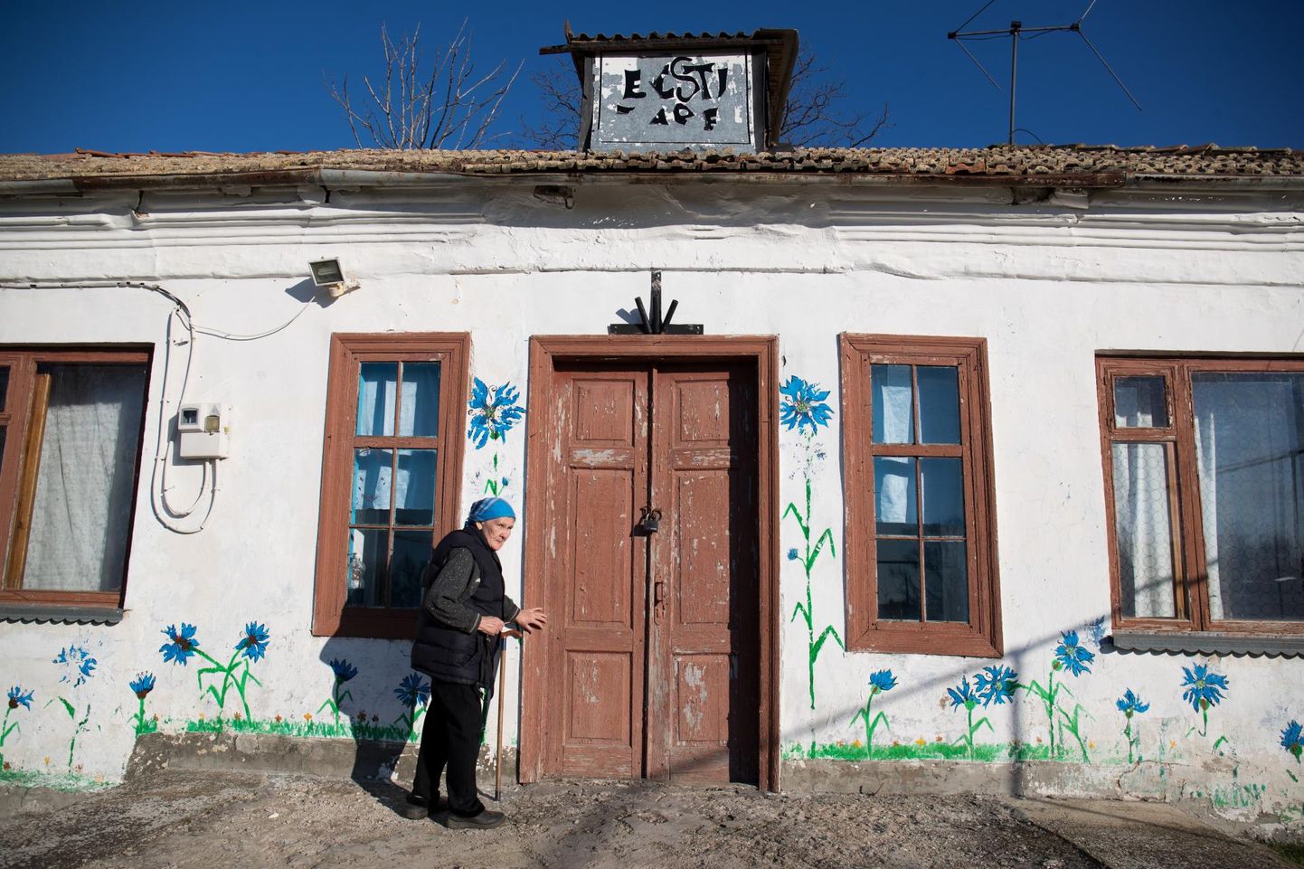 Krasnodarka külas asuv Krimmi eestlaste peamine kooskäimiskoht Eesti Tare on väga kehvas seisus, kuna eestlaskonnal pole selle kordategemiseks raha.