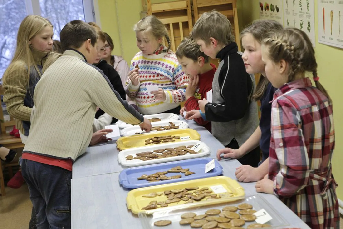 Kõik piparkoogid söödi ära, ent Jäneda põhikoolis osutusid menukaimaks pannitäied Pere ja Pagaripoiste piparkookidega.