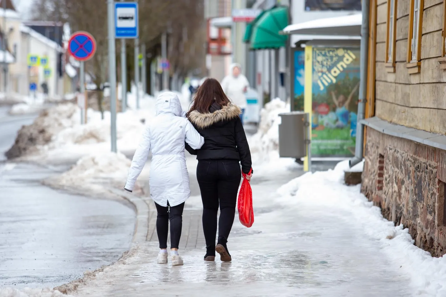 Libedus on pannud jalakäijate oskused proovile ning andnud tööd haiglale. See pilt on tehtud läinud neljapäeval.