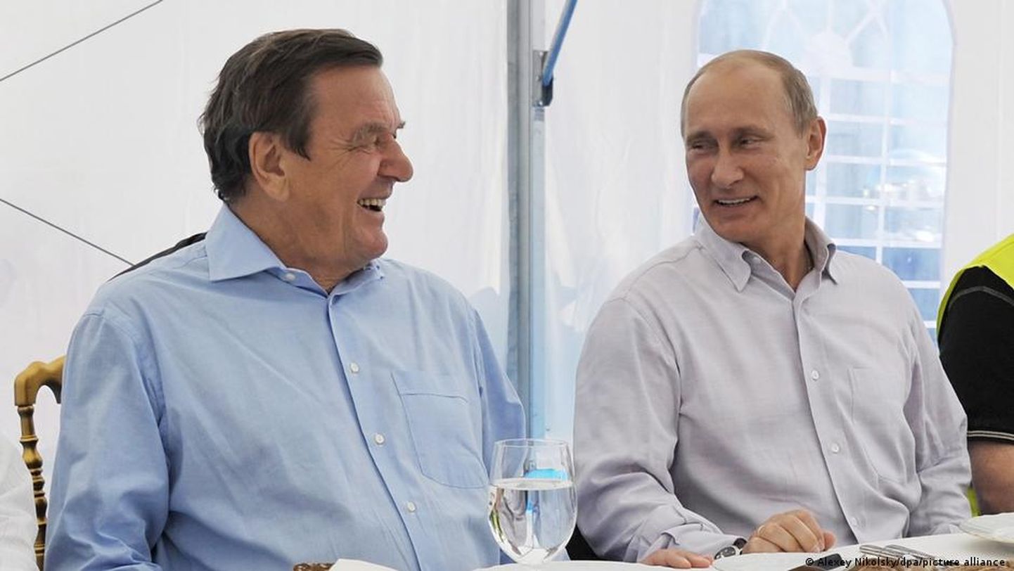 Герхард Шрёдер и Владимир Путин, сентябрь 2011 года