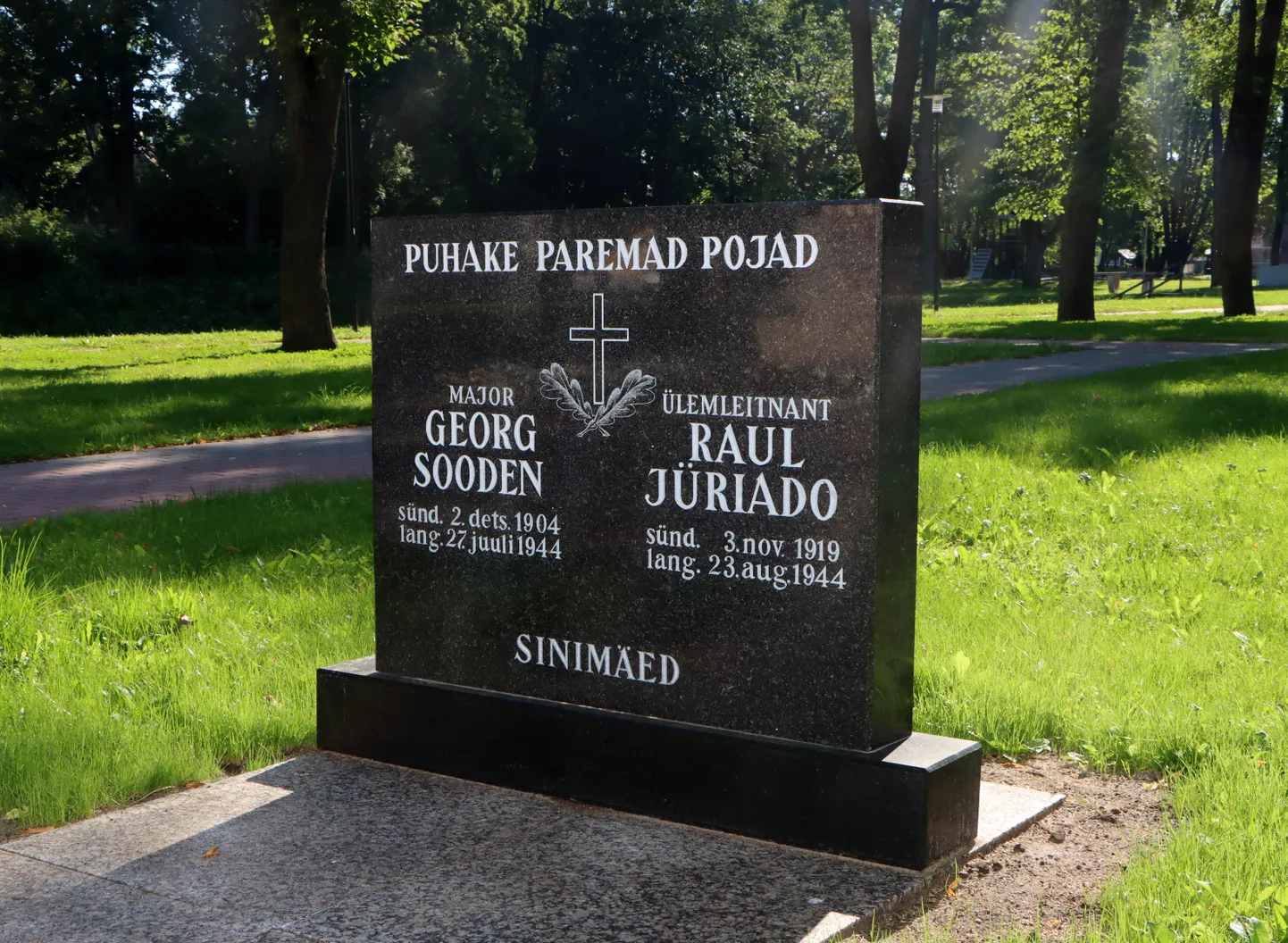 Tänavu juulis paigaldati Jõhvis Vabadussõja ausamba kõrval asuvale Georg Soodeni ja Raul Jüriado matmispaigale uus hauakivi, mille avamise tseremoonia toimub 28. juulil.