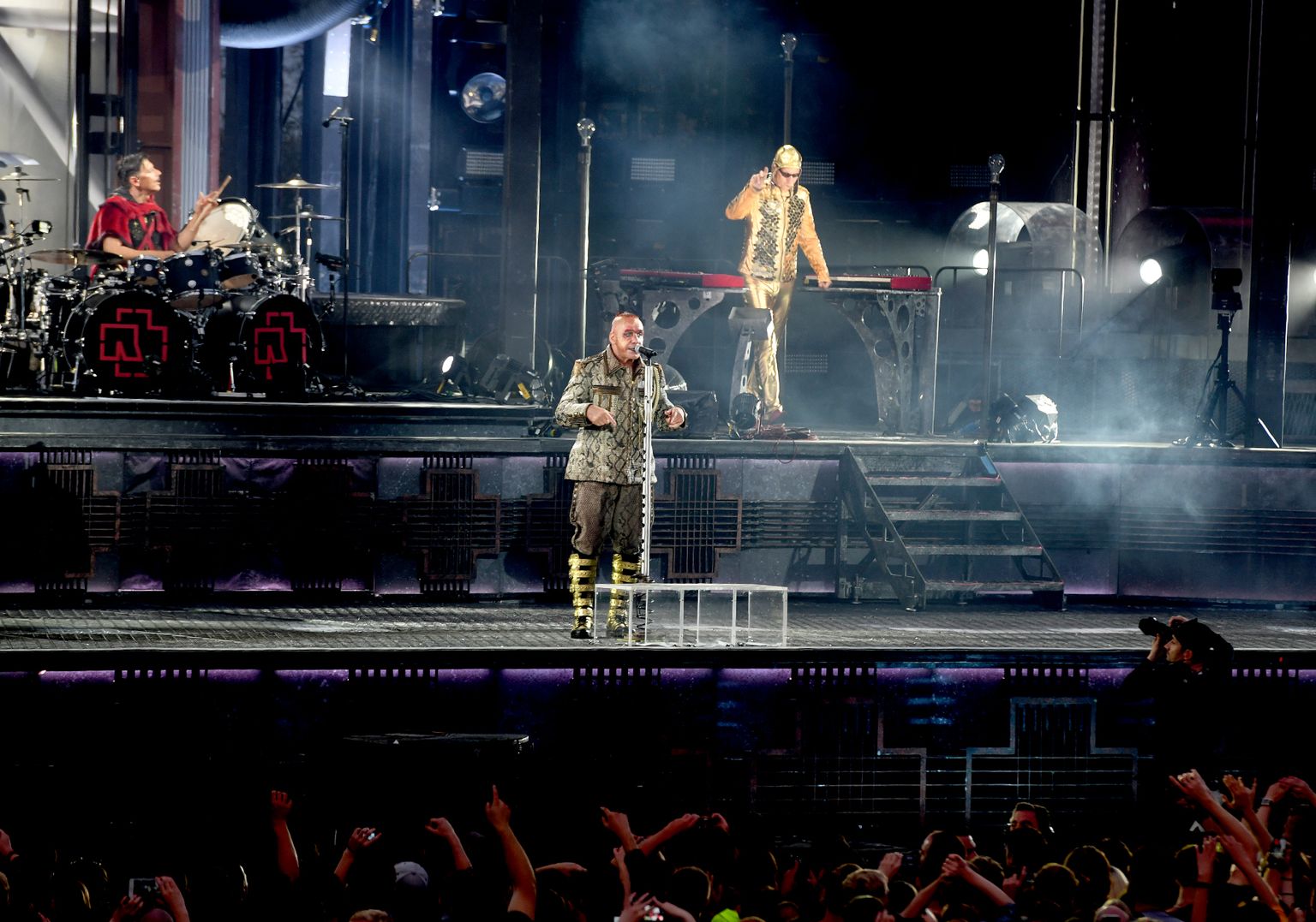 "Rammstein" koncerts Lucavsalā satricina visu Rīgu. Atrodi sevi bildēs!