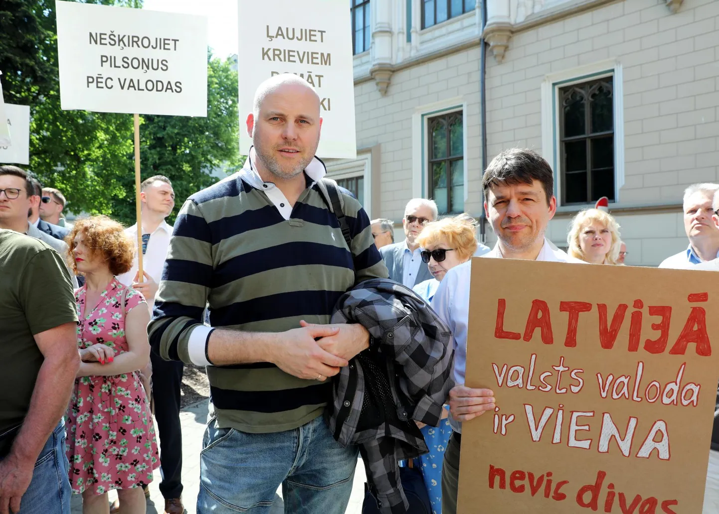 Meeleavaldus 20. mail Euroopa Parlamendi venekeelse valimisdebati vastu Läti Televisioonis. 