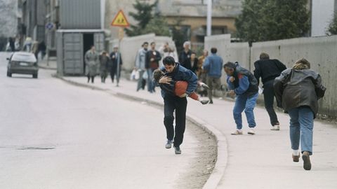 Värske kaebuse kohaselt osales Serbia president Sarajevo snaipriturismi korraldamises